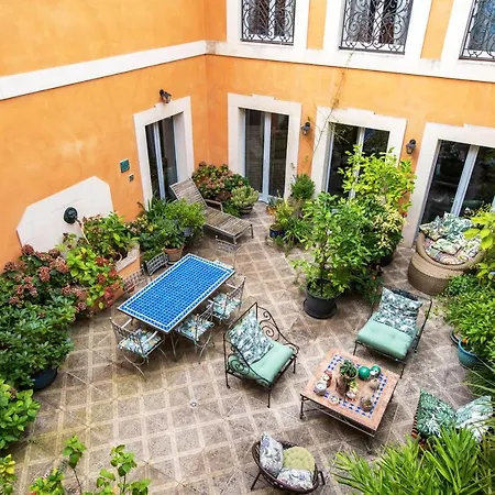 D'hôtes La Grenade Bleue 4*