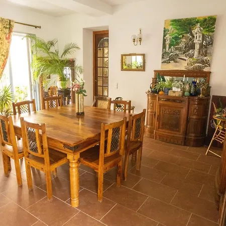 D'hôtes La Grenade Bleue Alojamento de Acomodação e Pequeno-almoço