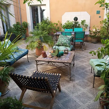 D'hôtes La Grenade Bleue Alojamento de Acomodação e Pequeno-almoço