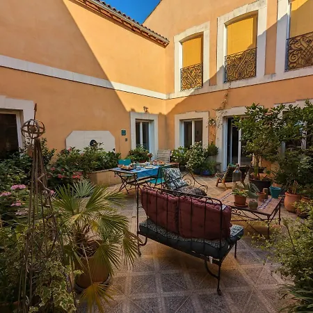 D'hôtes La Grenade Bleue Alojamento de Acomodação e Pequeno-almoço