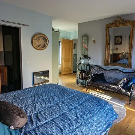 D'hôtes La Grenade Bleue Alojamento de Acomodação e Pequeno-almoço 4*