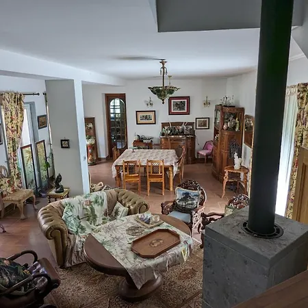 D'hotes La Grenade Bleue Bed & Breakfast *