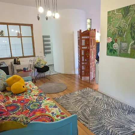 D'hotes La Grenade Bleue Bed & Breakfast *