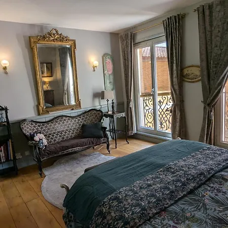 D'hôtes La Grenade Bleue Alojamento de Acomodação e Pequeno-almoço Pons