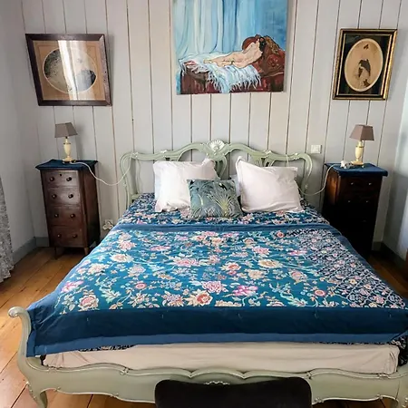 D'hôtes La Grenade Bleue Alojamento de Acomodação e Pequeno-almoço Pons