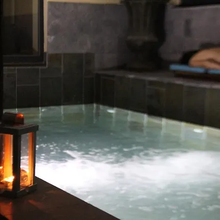 Alojamento de Acomodação e Pequeno-almoço D'hôtes La Grenade Bleue