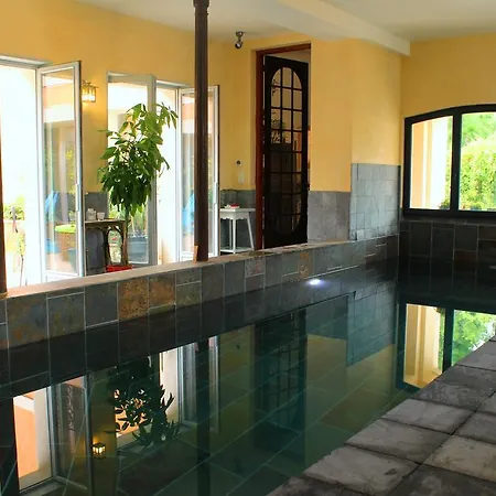 D'hôtes La Grenade Bleue Alojamento de Acomodação e Pequeno-almoço 4*