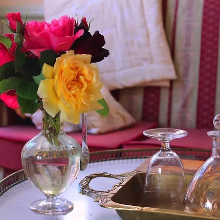 Alojamento de Acomodação e Pequeno-almoço D'hôtes La Grenade Bleue 4*