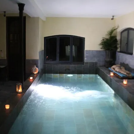 D'hôtes La Grenade Bleue Alojamento de Acomodação e Pequeno-almoço