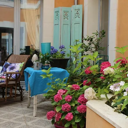 Bed & Breakfast D'hotes La Grenade Bleue 4*