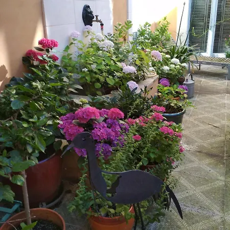 D'hôtes La Grenade Bleue Alojamento de Acomodação e Pequeno-almoço Pons