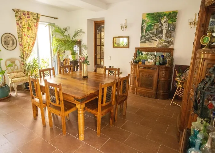 D'hotes La Grenade Bleue B&B