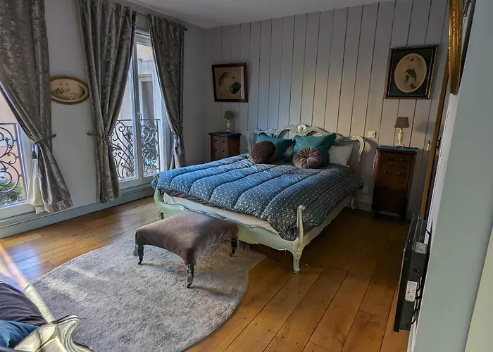 D'hotes La Grenade Bleue 4* 퐁