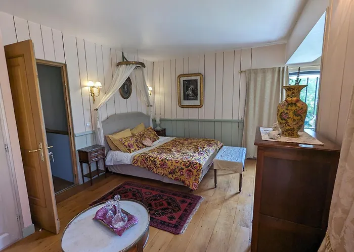 D'hotes La Grenade Bleue B&B