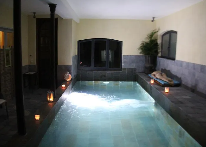 D'hotes La Grenade Bleue B&B